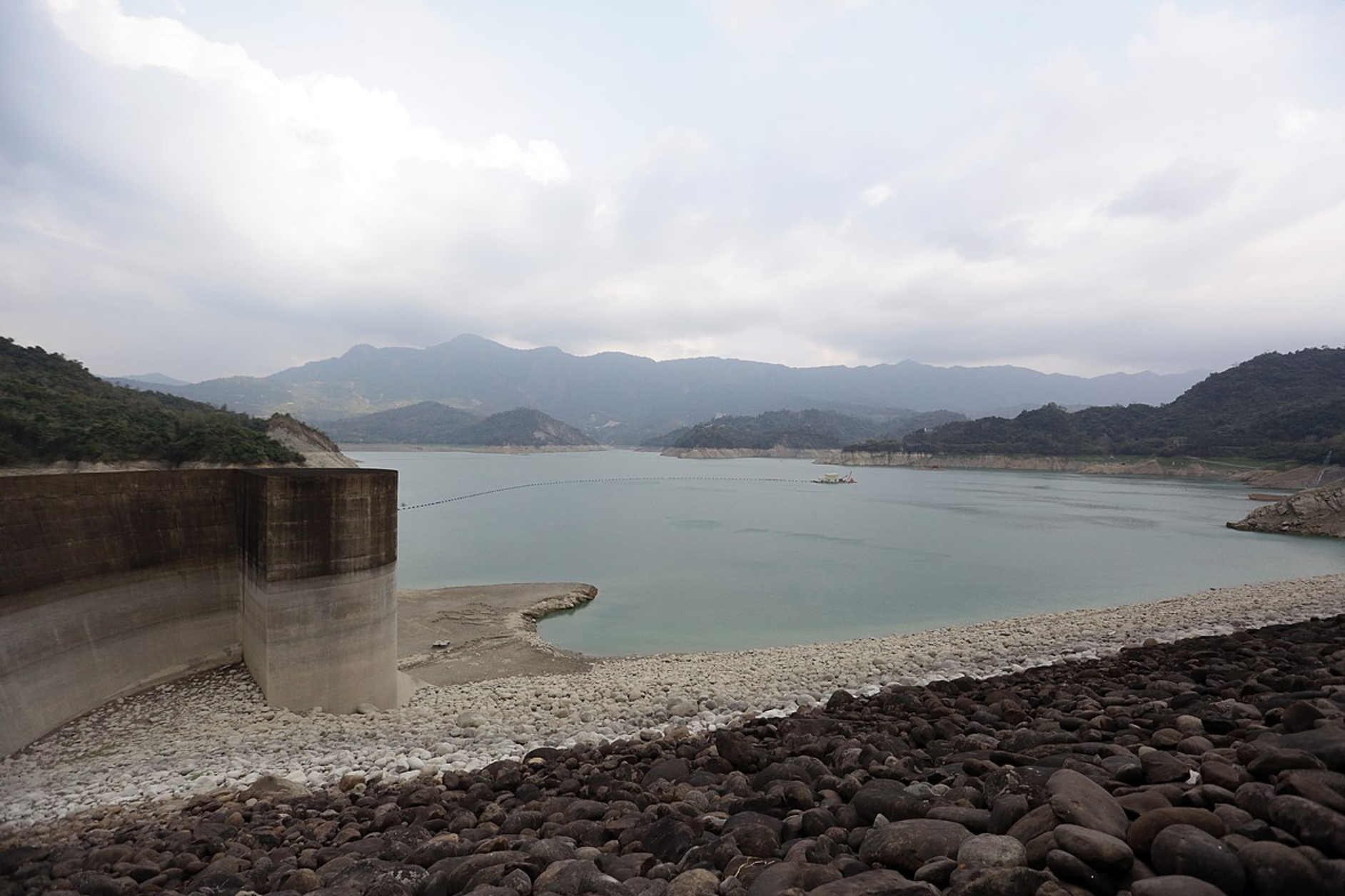 缺水已經離我們很近...沒颱風午後陣雨又差強人意 水庫蓄水量創17年新低 | 信傳媒